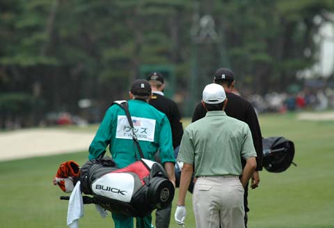 <Tiger Woods and Kaname Yokoo>